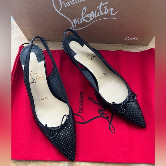 New Christian Louboutin HALL SLING PUMP 55
Perforated Leather Heels Size 7 - Picture 13 of 17